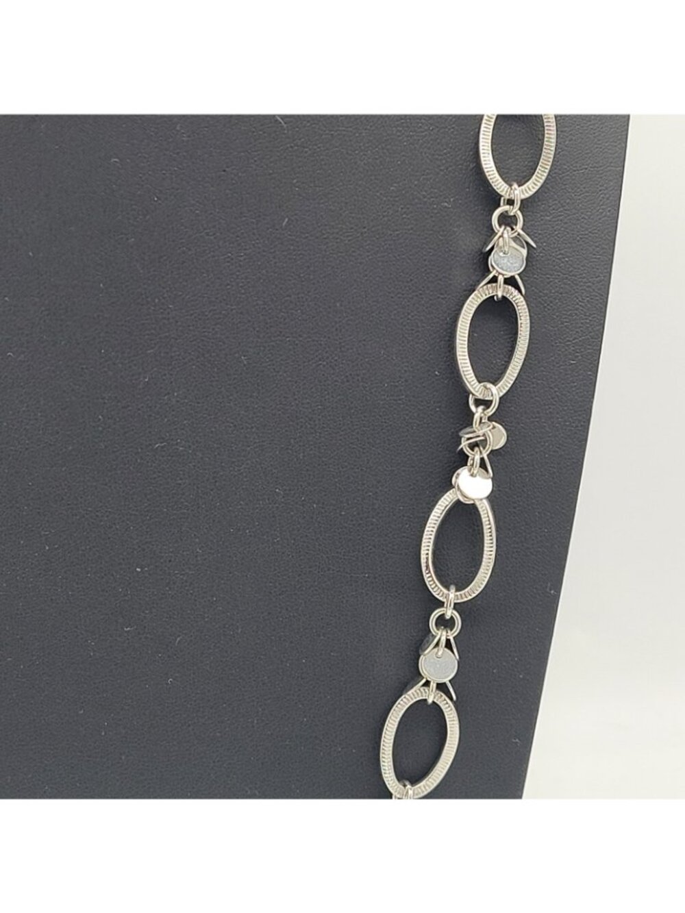 Lia Sophia Silver Toned Textured Link Necklace Sparkling Discs 32" Plus - Picture 5 of 8